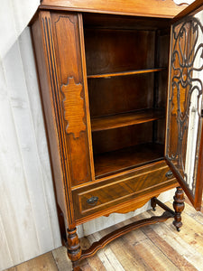 Antique china cabinet. 1920s